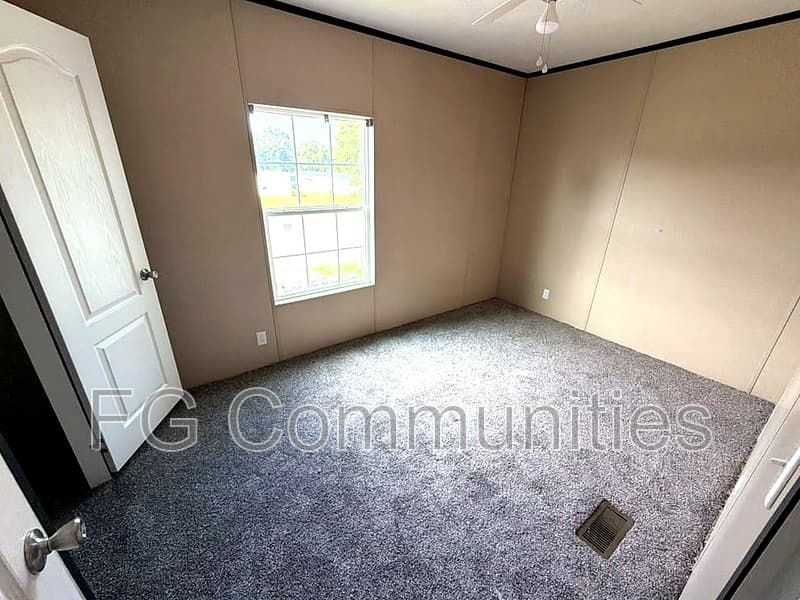 Greenville House: 112 Cloverleaf Ct