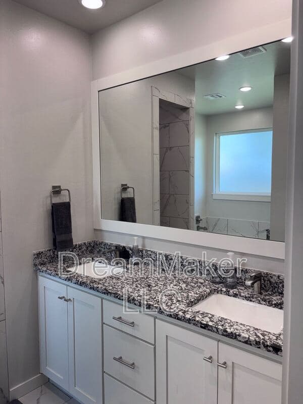 Norman House: 2819 Clifton Terrace