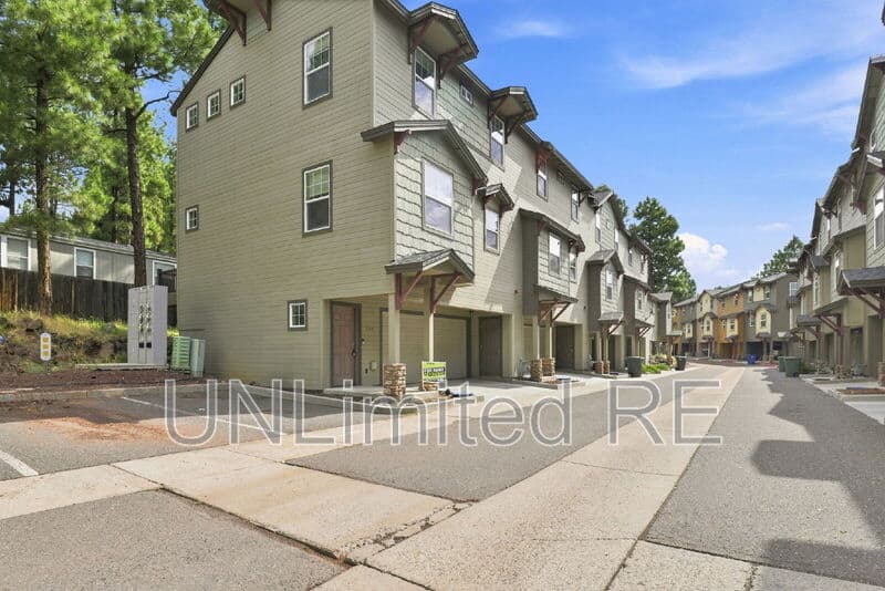 Flagstaff Townhome: 2520 West Pikes Peak Drive