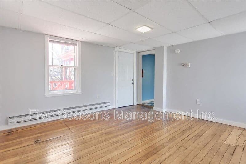 Burlington Condo: 4 Decatur Street