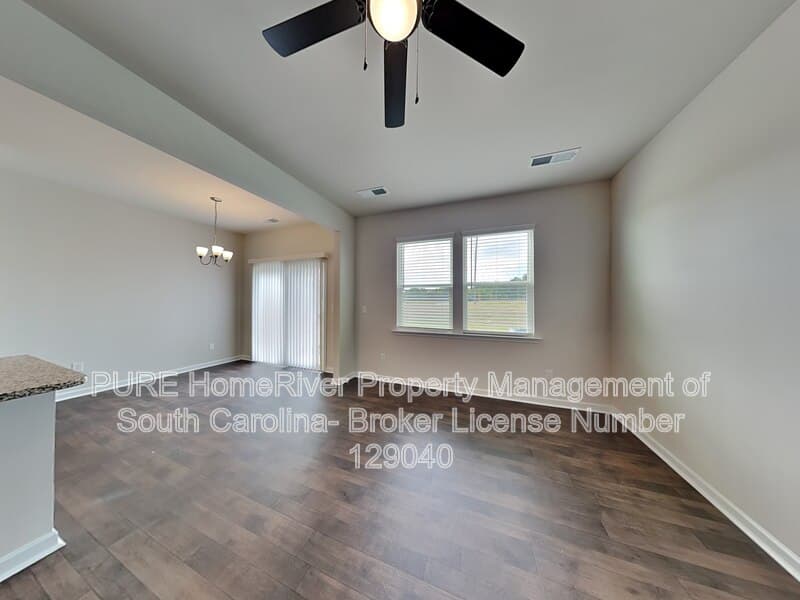 Elgin Townhome: 1054 Cornelia St