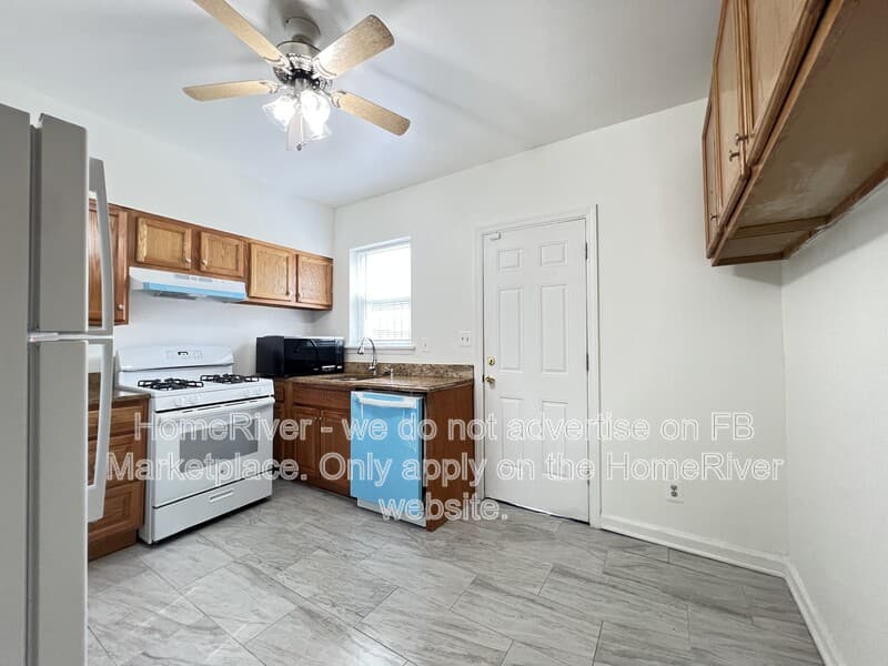 Baltimore Townhome: 2617 W Cold Spring Ln