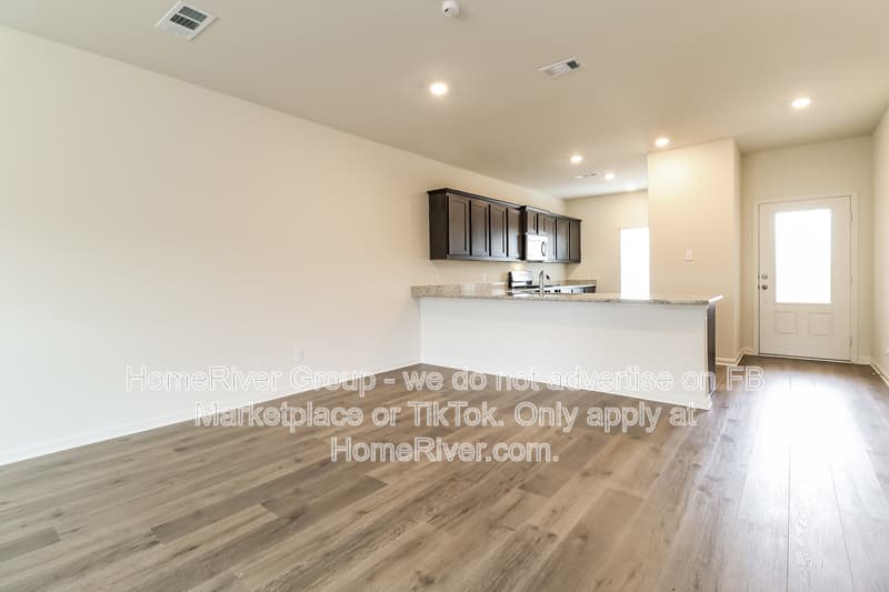 Venus House: 517 Gib Woodall Dr