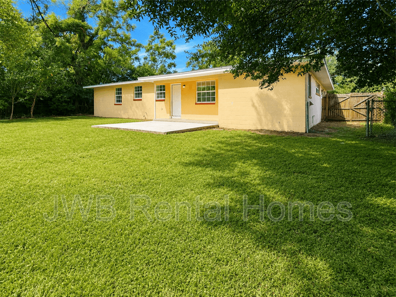 Jacksonville House: 4737 Sprite Rd
