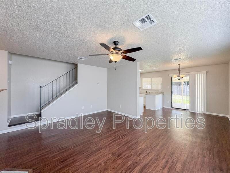 Temple House: 4801 Stone Ridge Dr