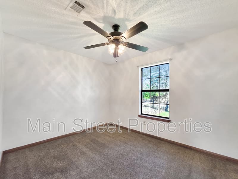 Milton House: 5595 Osceola Street