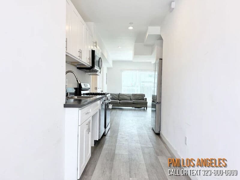 Los Angeles Condo: 1258 Leighton Avenue