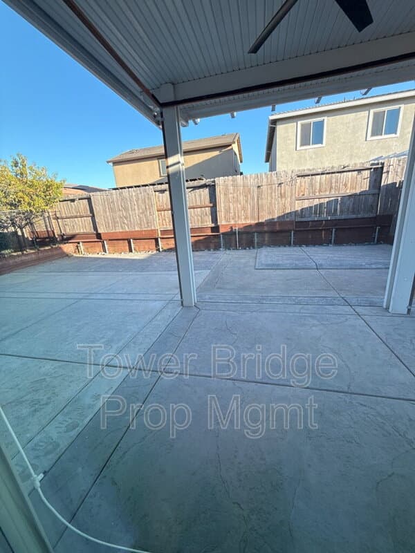 Rancho Cordova House: 12722 Montbrook Way