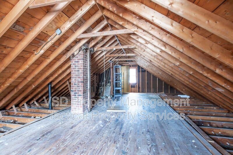 Maple Hts House: 19268 Stafford Ave