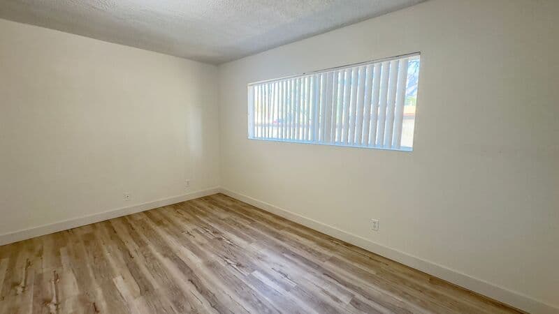 Glendora House: 325 N Glendora Ave