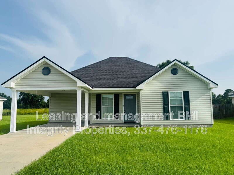 Lafayette House: 127 Country Living Dr