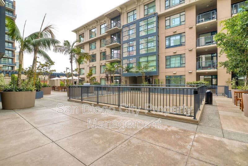 San Diego House: 530 K Street