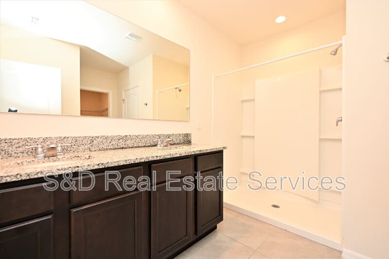 Lakeland House: 2548 Ryland Falls Drive