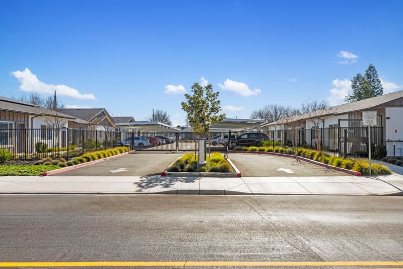 Modesto Condo: 2600 W Rumble Rd