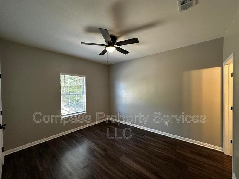 Waco House: 1613A Bagby Ave