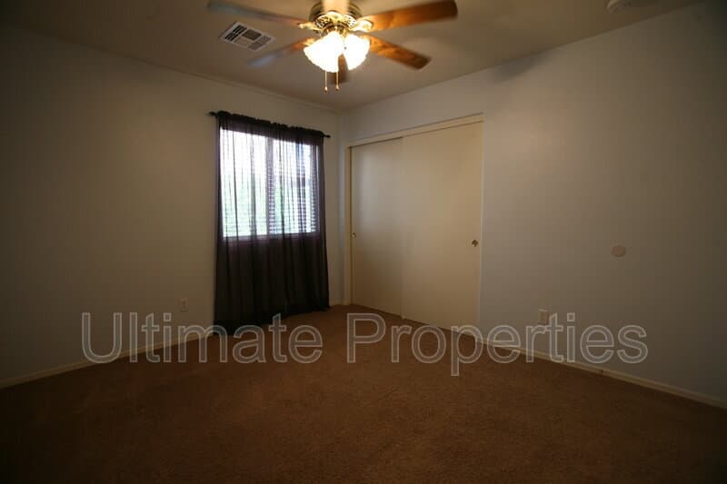 Surprise House: 17476 W Ventura St