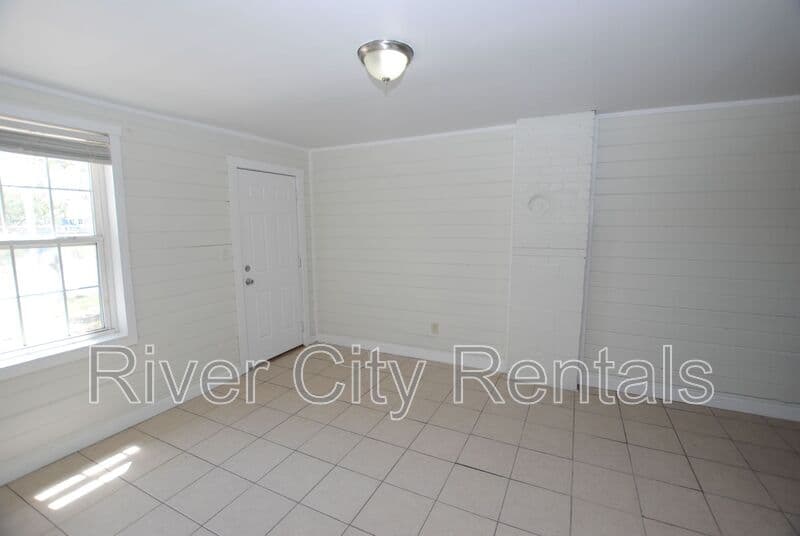 Jacksonville Beach House: 321 10th Street South