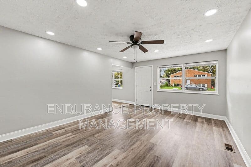 Dayton House: 1625 Linnbrook Dr