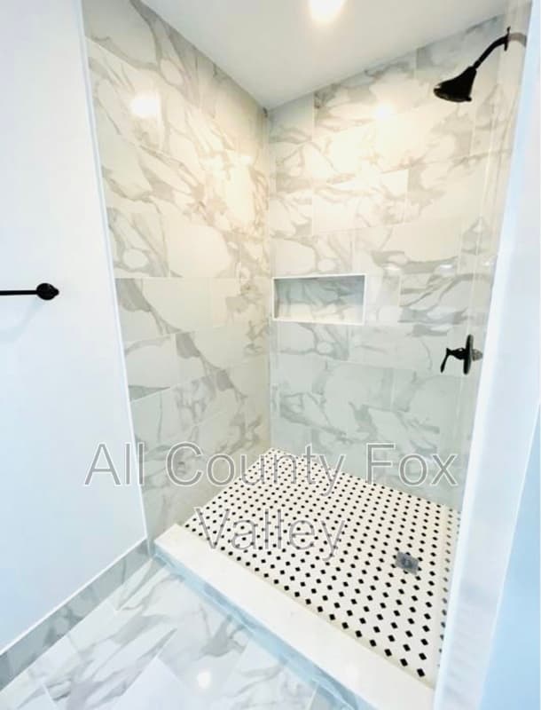 North Chicago House: 2318 Wallace Ave