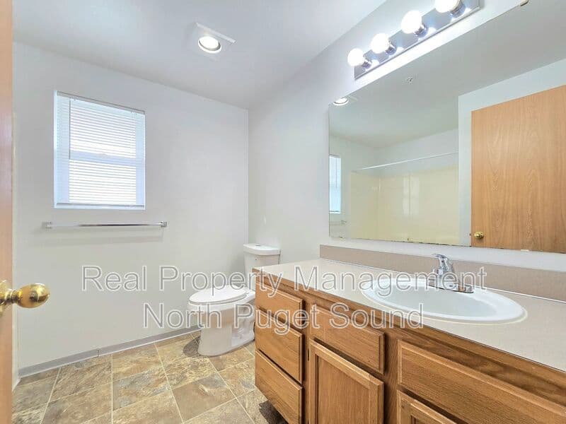 Marysville House: 11811 State Ave