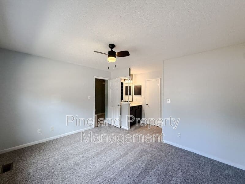 Fayetteville House: 6712 Carnforth Court