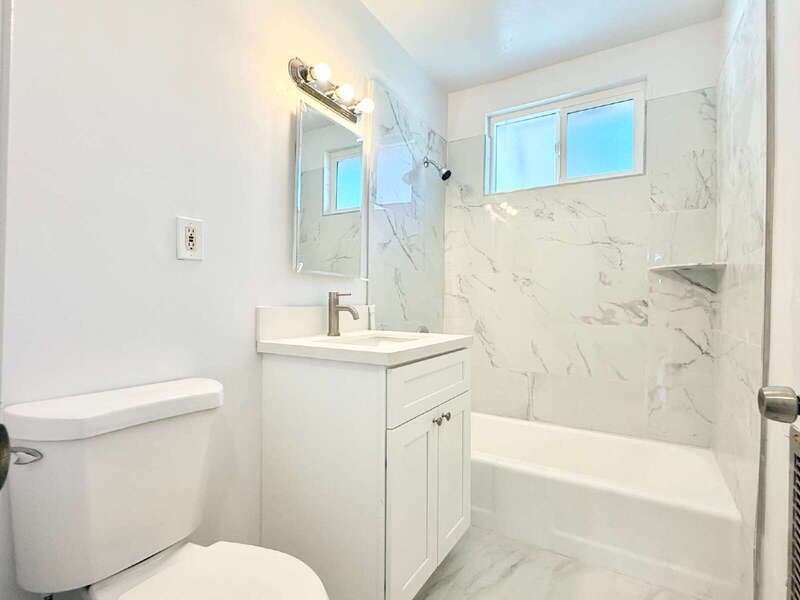 Los Angeles Condo: 2023 Reservoir Street