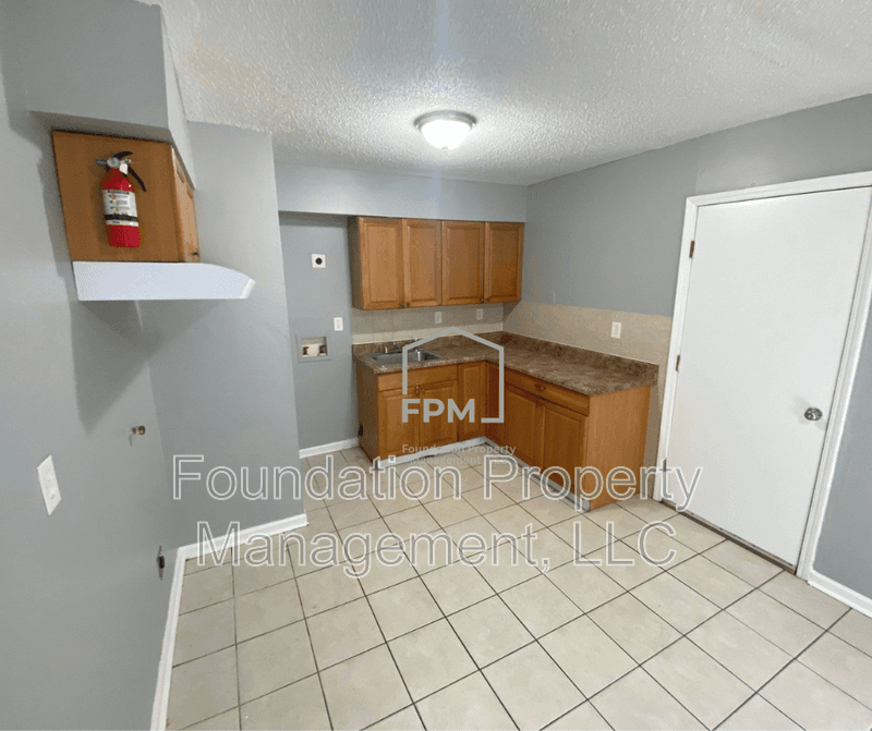Memphis House: 3780 Ford Road