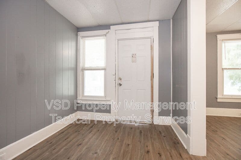 Cleveland Condo: 1583 E 84 St