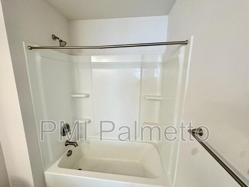 Blythewood House: 35 Golden Spur Ln