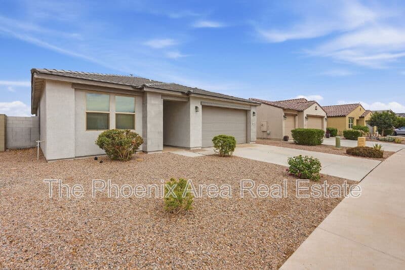Maricopa House: 35786 W Santa Monica Ave