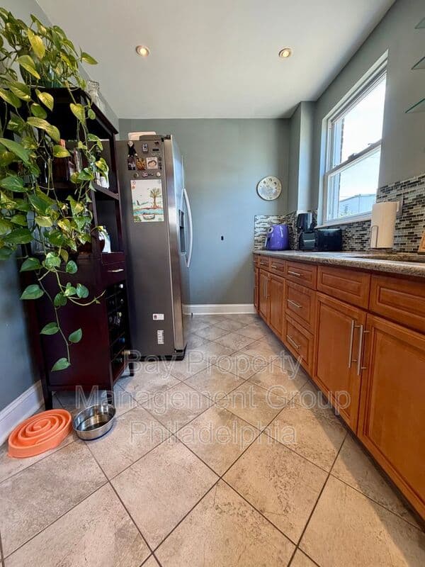 Upper Darby House: 216 Glencoe Rd