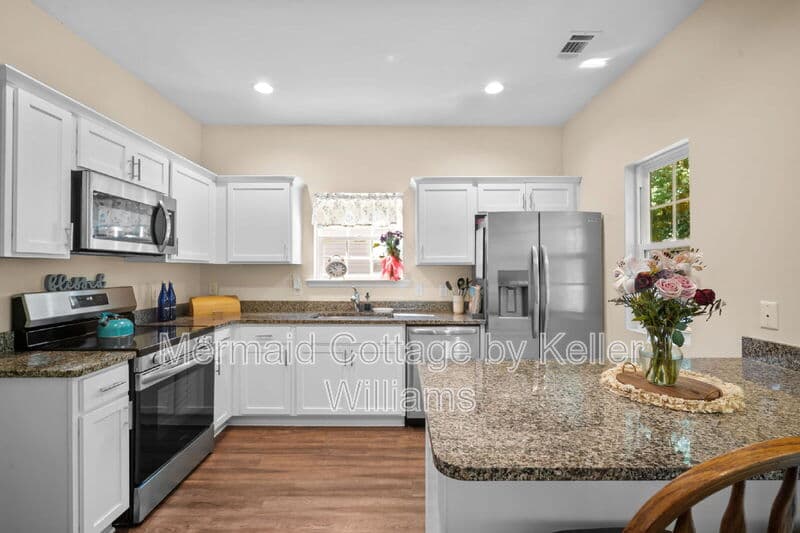 Beaufort Townhome: 222 Admiration Avenue