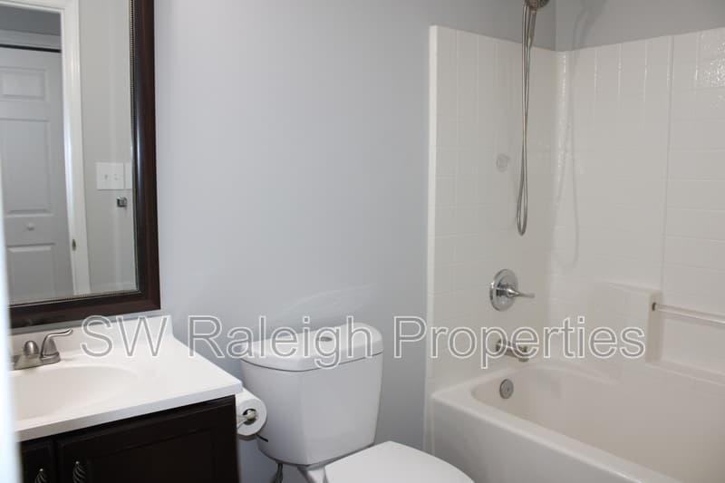 Apex House: 312 Evening Star Drive