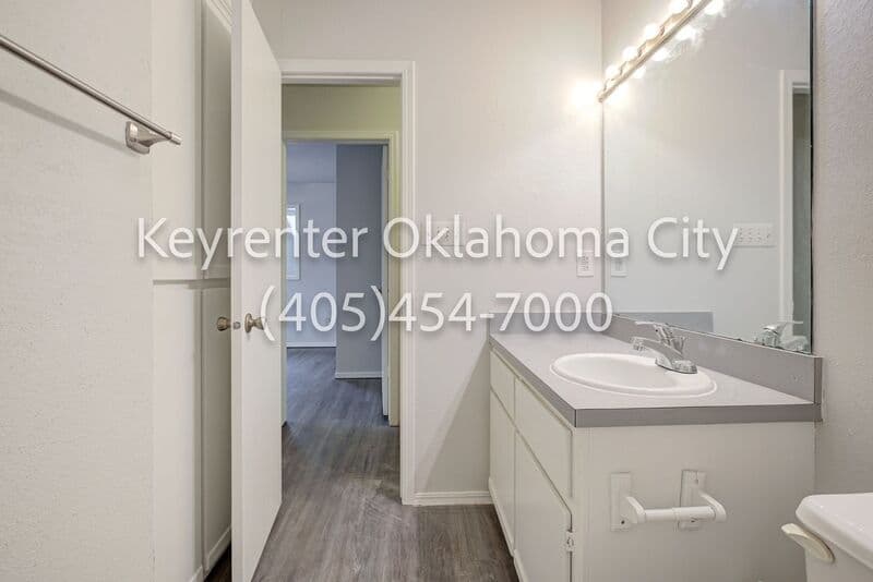 Norman Condo: 102 Harvard Rd
