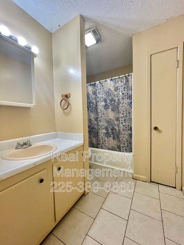 Baton Rouge Townhome: 10952 Cherry Hill Ave.