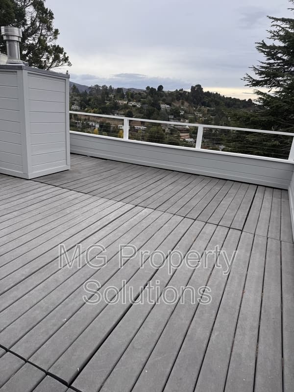 Mill Valley House: 74 Bay Vista Drive