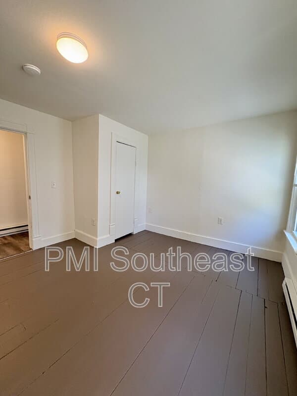 New London Condo: 7 Griswold Court