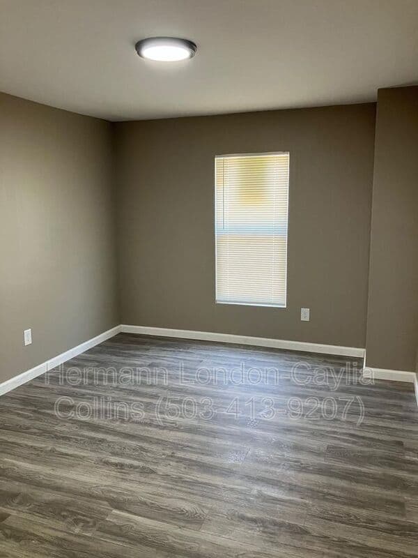 Saint Louis House: 9859 Vickie Pl