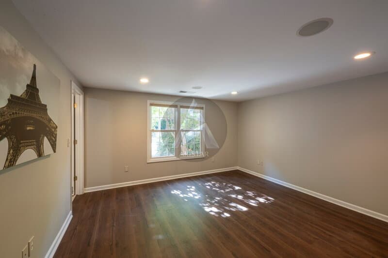 Kennesaw House: 5211 Hadaway Rd NW
