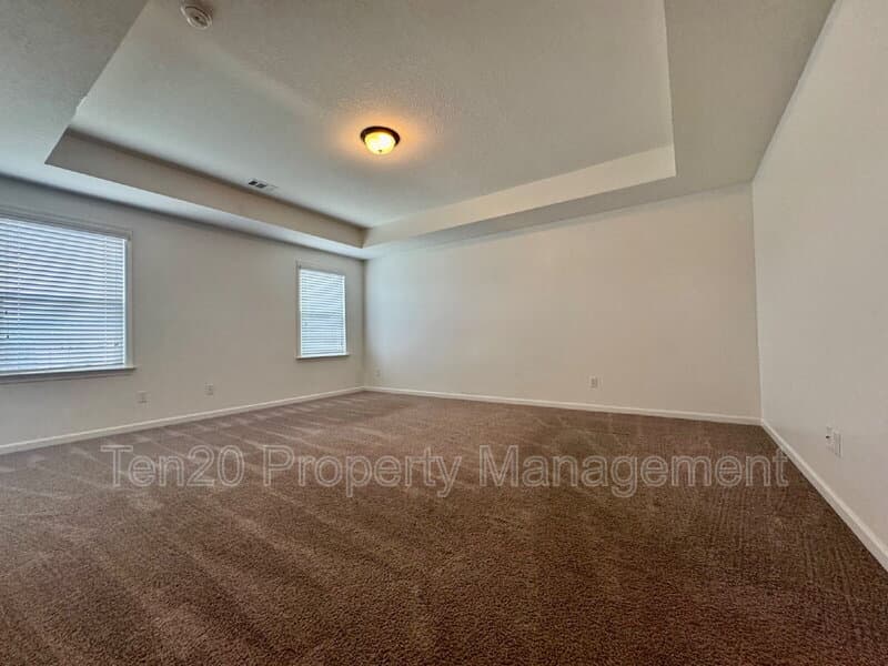 Columbus House: 5037 Lexington Lane