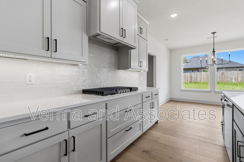 Centerton House: 1071 Whistler St