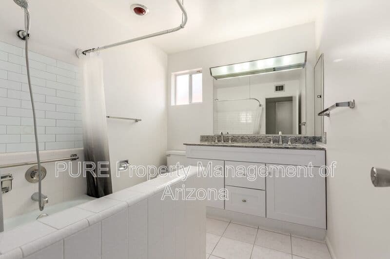 Mesa House: 5801 E Casper Rd