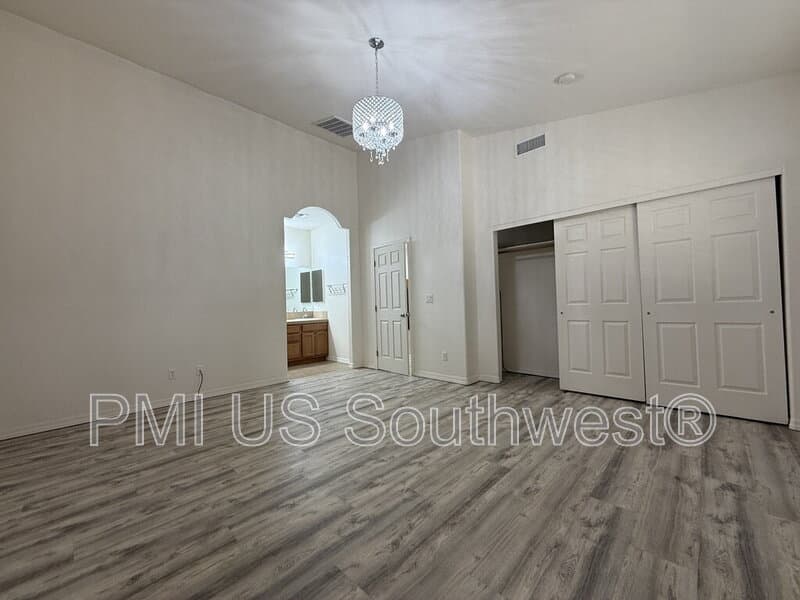 Fort Mohave House: 2060 Mesa Verde Way