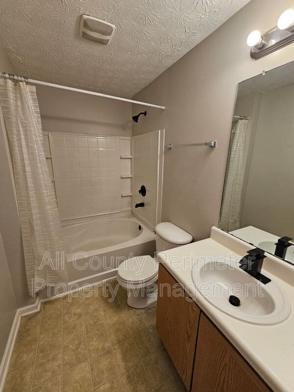 Lithonia Condo: 2102 Fairington Ridge Circle