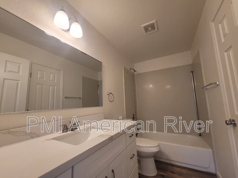 Sacramento Condo: 7143 Bacchini Avenue
