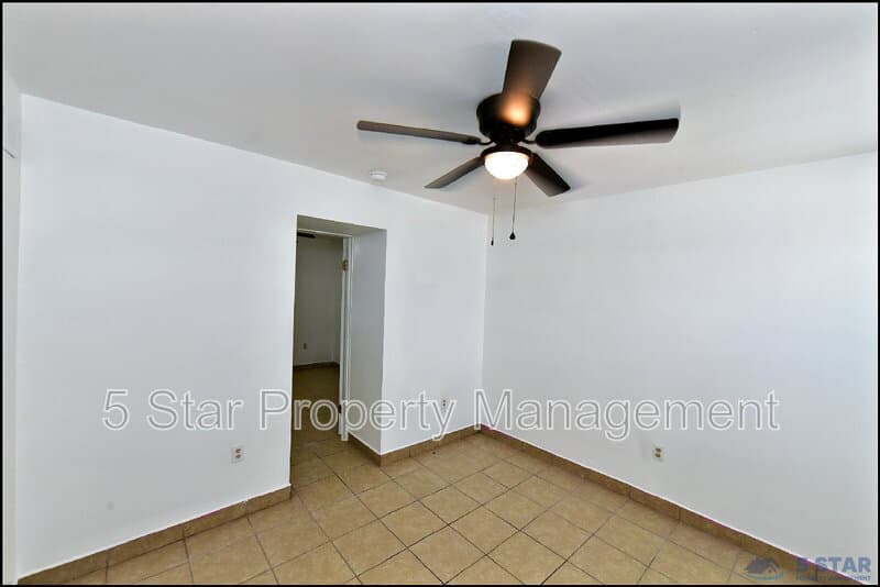 El Paso Condo: 1908B Olive Ave !!