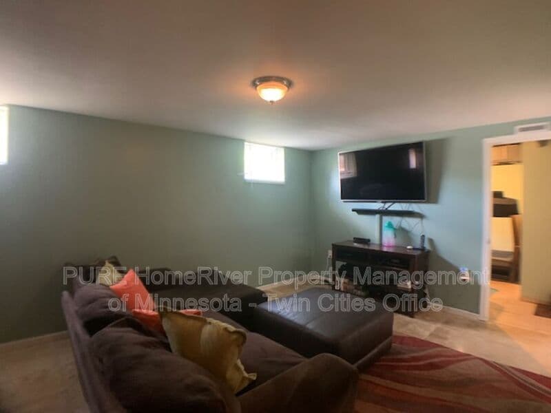 Crystal House: 4160 Kentucky Ave N