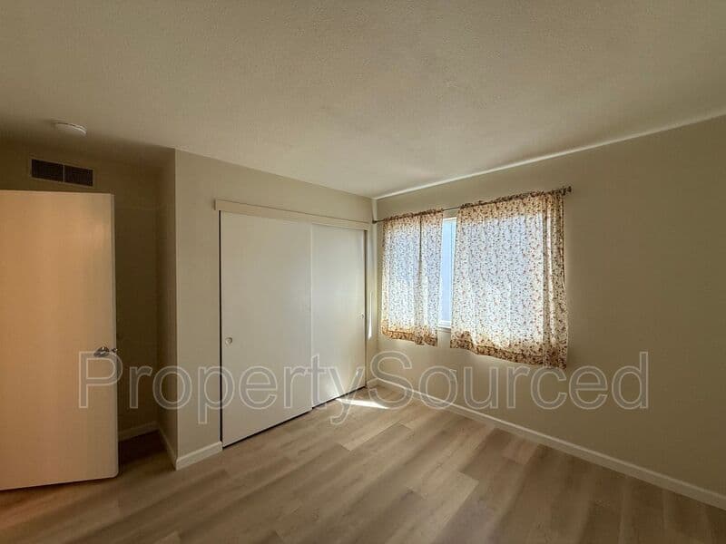 Modesto House: 317 De Vega Ct