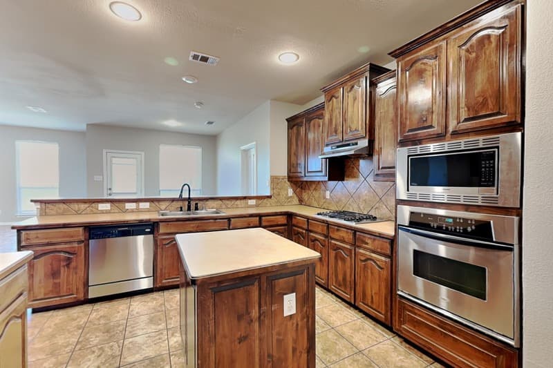 Arlington House: 7601 Yearling Way