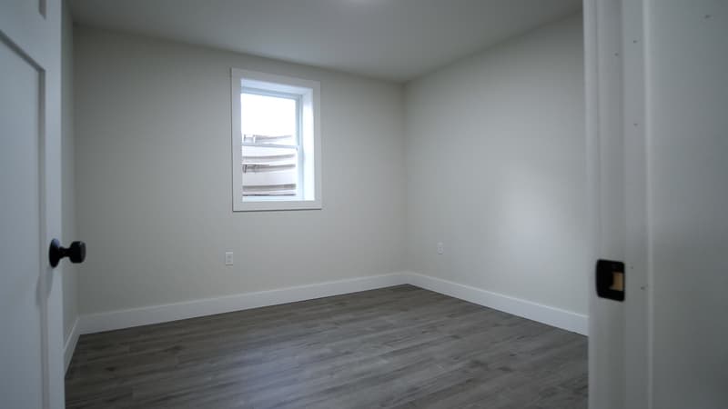 Burlington Condo: 15 Hungerford Terrace, Unit 1